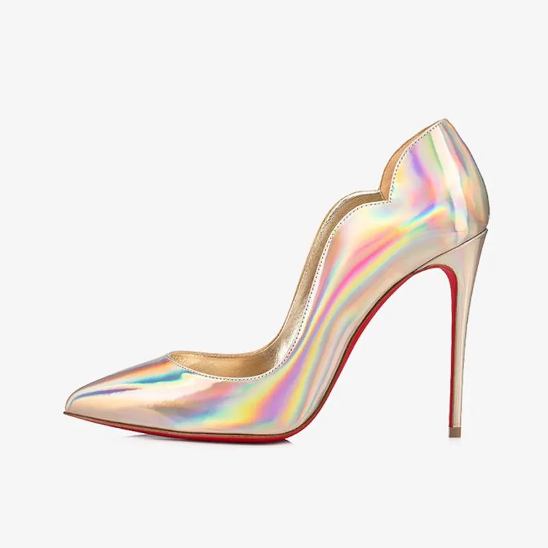 Almond-Shaped Pointed Toe Pump